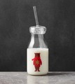 Bouteille de lait en acrylique à l’effigie d’un ours festif Crate and Barrel