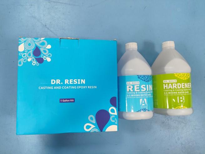 Dr. Resin 1 gallon (2 bouteilles de 0,5 gallon)