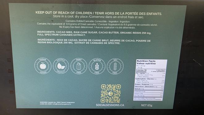 Dos de l’emballage type pochette coloré avec informations supplémentaires sur le produit et codes à barres.