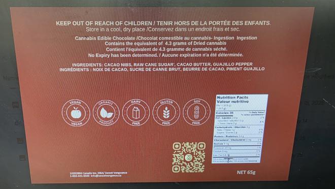 Dos de l’emballage type pochette coloré avec informations supplémentaires sur le produit et codes à barres.