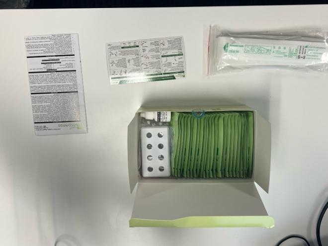 Trousse authentique – boîte ouverte